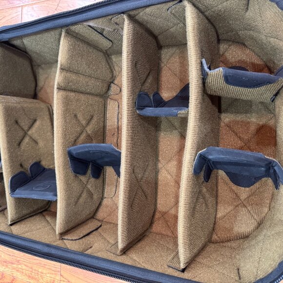 NOMATIC McKinnon Camera Pack - Travel Camera Bag by Peter McKinnon - Picture 4 of 5